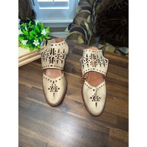 Veracruz Estilo Laser Cut Out Cream Leather Heeled Sandals Shoes Anthropology